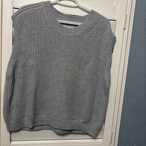 Abercrombie & Fitch Gray Knit Sweater Vest